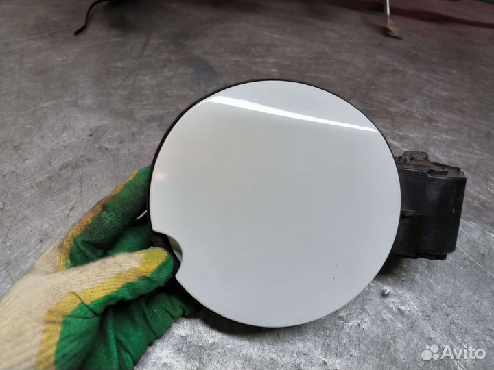 Renault Megane III лючок бака белый цвет