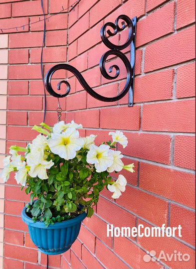 Настенный кованный кронштейн для кашпо с цветами