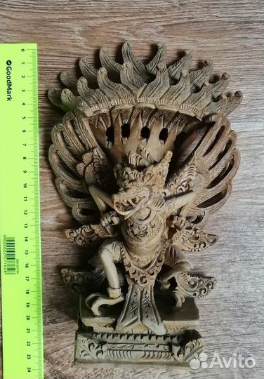 Деревянная статуэтка бронь