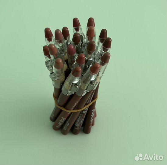 Карандаш-помада для губ 18 шт