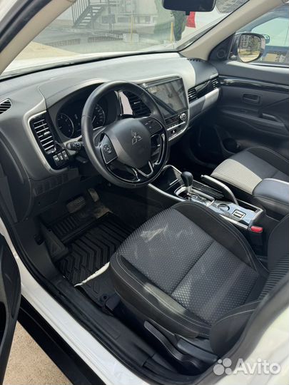 Mitsubishi Outlander 2.0 CVT, 2021, 15 685 км