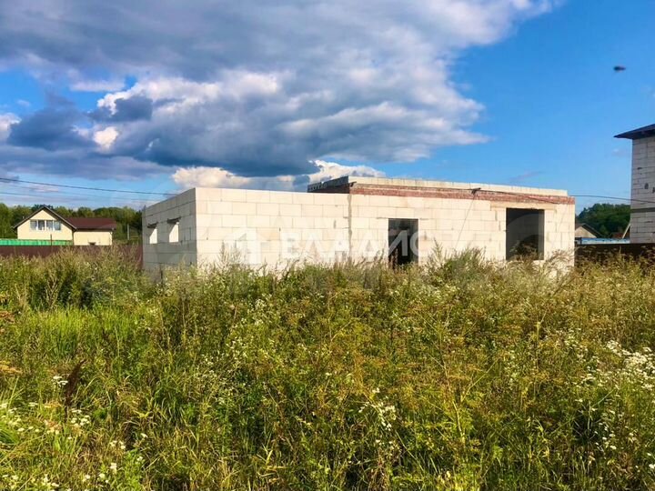 Дом 180 м² на участке 8,5 сот.