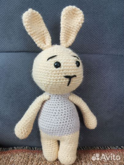 Вязаные игрушки ручной работы дракон,зайка,пикачу