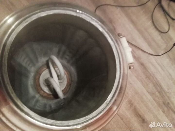 Самовар электрический с чайником 2000р