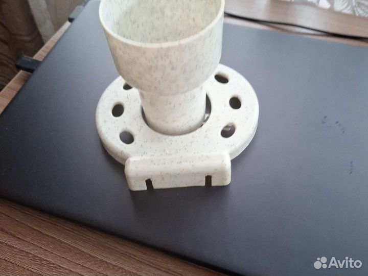 Подставка для зубных щеток и пасты