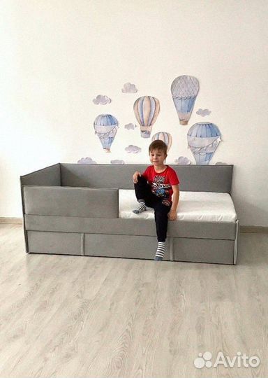 Детская кроватка с ящиком