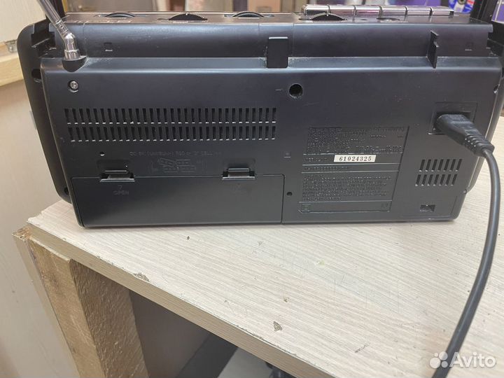 Радиоприемник sharp QT-110