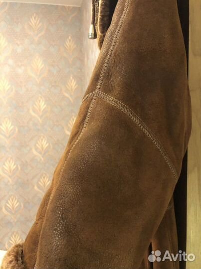 Дубленка женская 44-46 с капюшоном натуральная