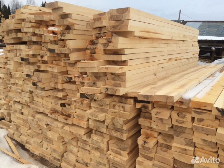 Срубы. Доска. Двери