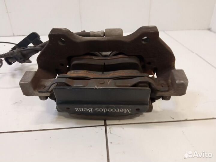 Суппорт передний правый Mercedes-Benz M-Class ML W