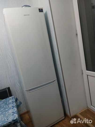 Холодильник No Frost Samsung RL50rfbsw