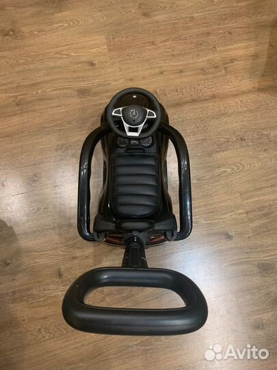 Машинка-каталка (толокар)