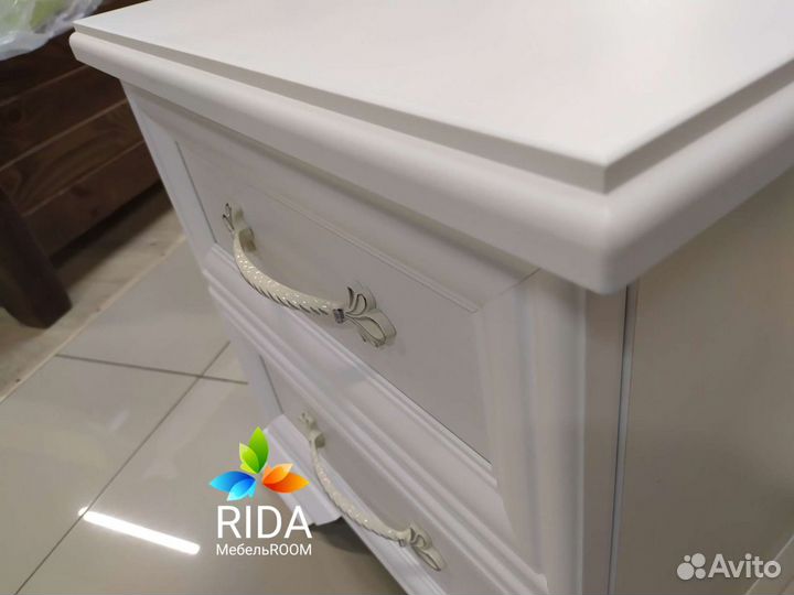 Тумба прикроватная, белая. Спальный гарнитур