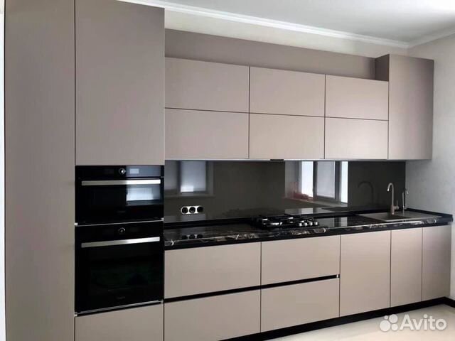 Кухонный гарнитур без ручек. Рассрочка