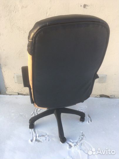 Компьютерное кресло