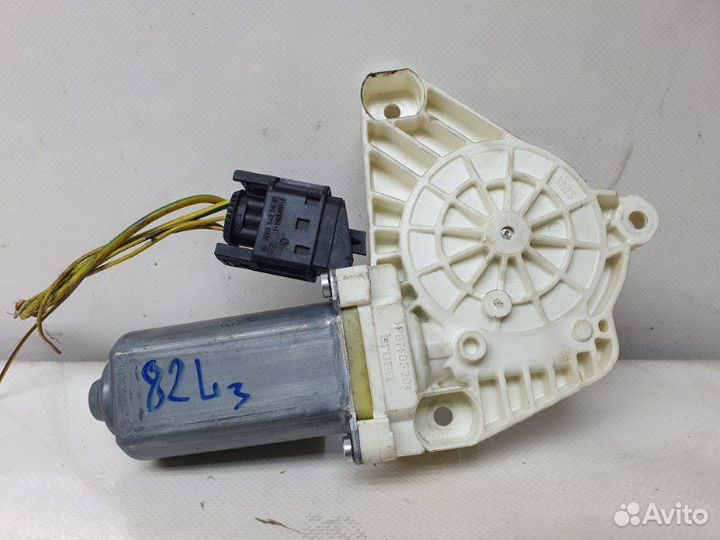 Мотор стеклоподъемника задний левый Mercedes-Benz