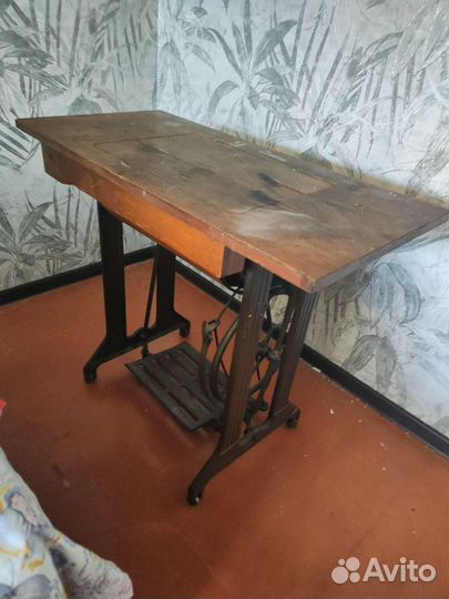 Швейная машина Подольск ножная