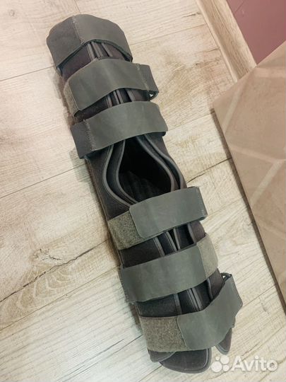 Коленный ортез, тутор