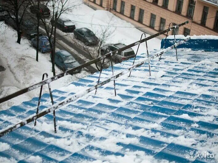 Чистка крыш от снега, наледи и сосулек