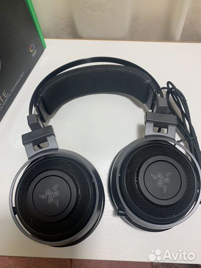 Razer Nari Ultimate наушники