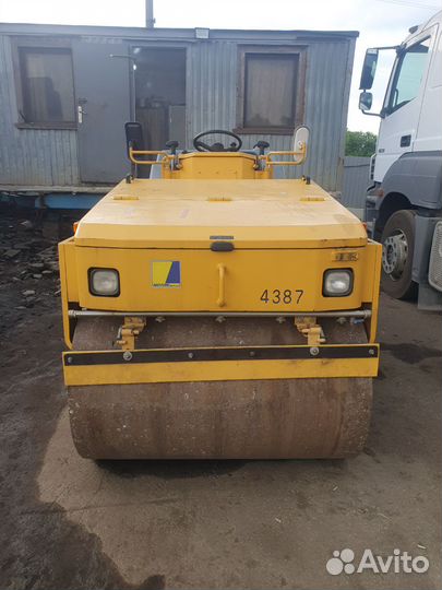 Дорожный каток SAKAI TW500W-1, 2011