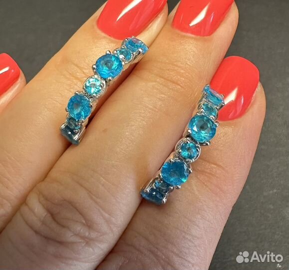 Серьги с апатитами