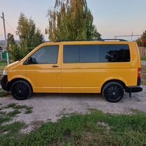 Volkswagen Caravelle 1.9 MT, 2009, 298 200 км, с пробегом, цена 1 570 000 руб.