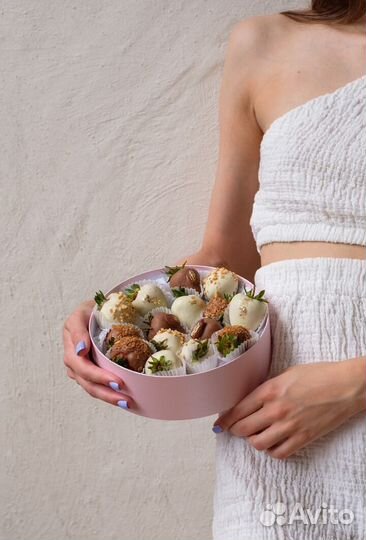 Боксы из клубники в шоколаде