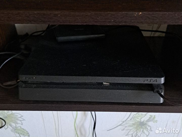 Sony PS4 slim