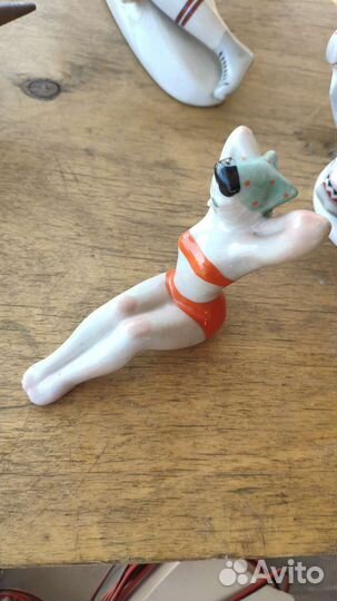 Статуэтка пляжница