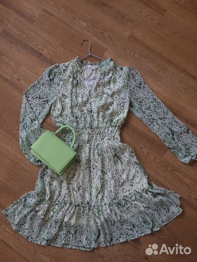 Платье (в доставке)