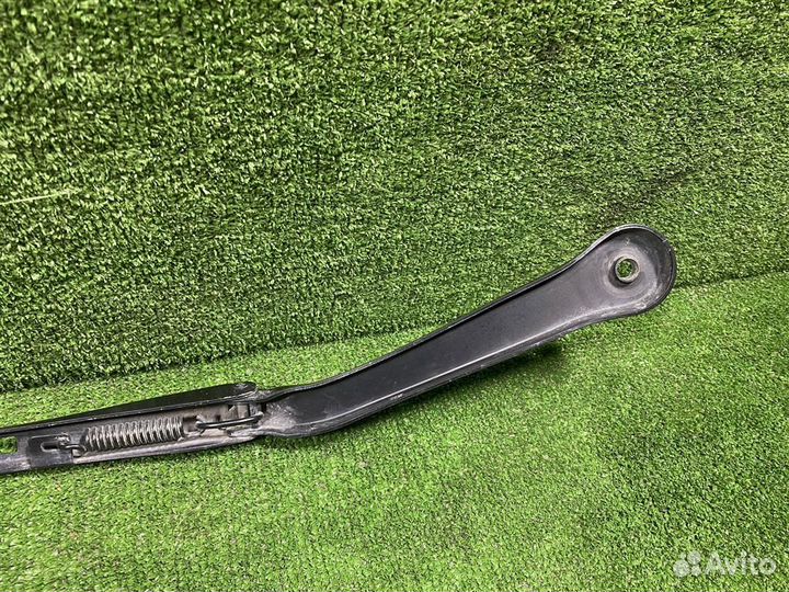 Поводок стеклоочистителя BMW E92/E93 3-serie 200