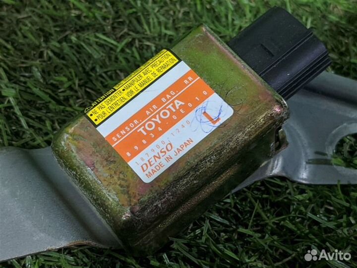 Датчик airbag задний левый Lexus Rx330 MCU38