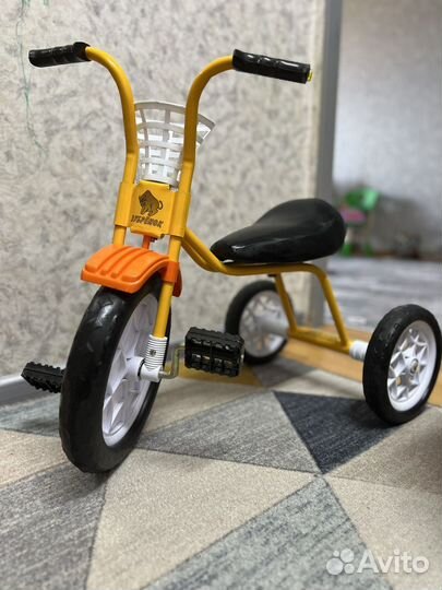 Трехколесный велосипед