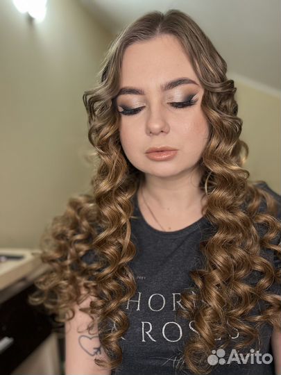 Макияж причёски локоны брови образ 1200