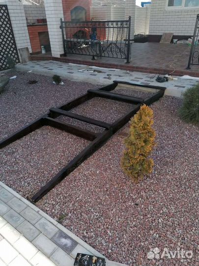 Декоративный мостик, беседки, садовая мебель