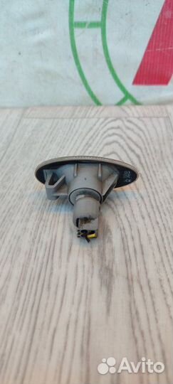 Повторитель в крыло Mitsubishi Lancer 9 CS5W 4G18