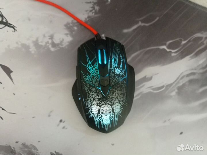 Игровая клавиатура и мышь