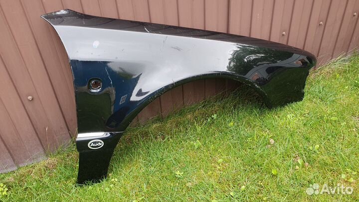 Крыло переднее правое на Audi A8 d2