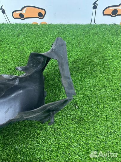 Воздуховод Audi A4 B7 2008