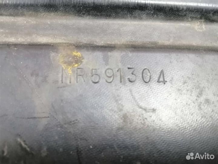 Пыльник двигателя Митсубиси Лансер 9 Правый нижний