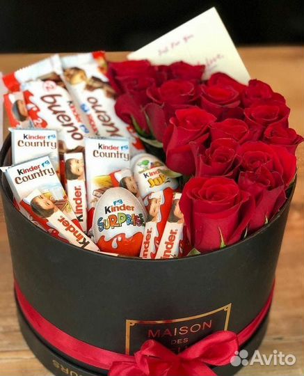 Букет из роз и конфет, киндеров, любимой