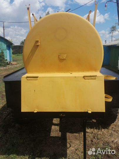 Прицеп бочка-термос для кваса и молока новая