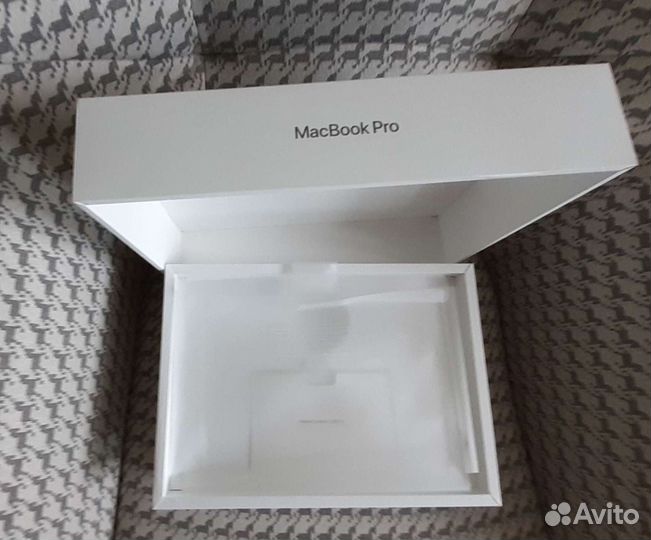 Apple MacBook Pro коробка-упаковка