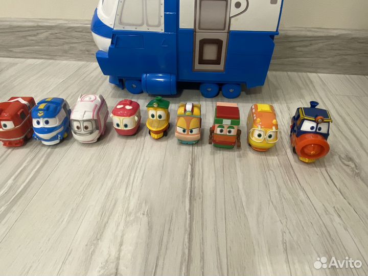 Игрушки Паровоз Robot Trains