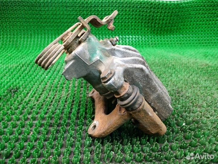 Суппорт задний правый Volkswagen Passat B5 2000