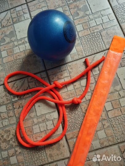 Гимнастический мяч,скакалка,лента