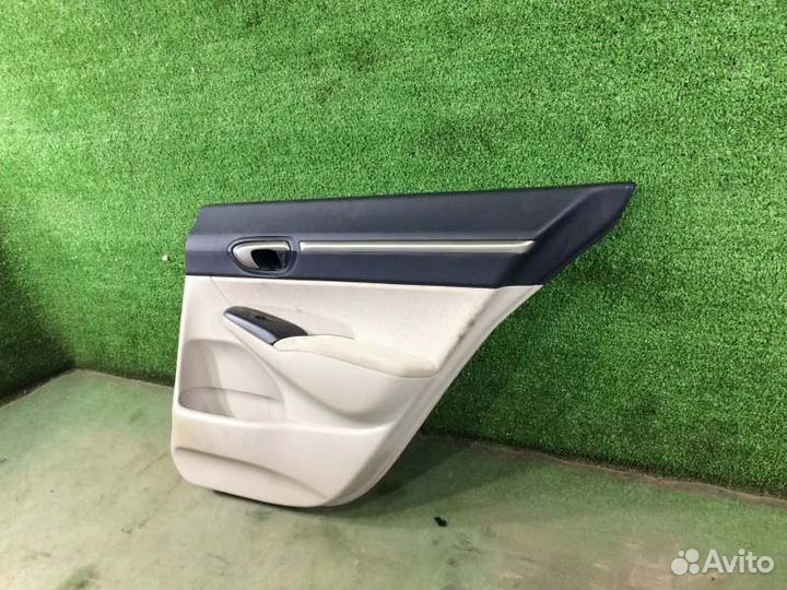 Обшивка двери задняя правая Honda Civic FD1 R18A