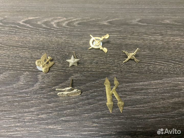 Значки, медали, жетоны, ордена, вымпелы