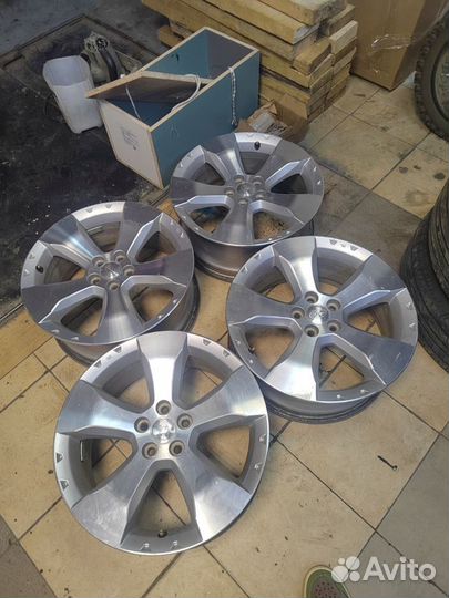 Литые диски subaru R17 5x100